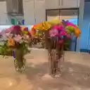 Two vases of brilliant flowers  screen for extension Chrome web store in OffiDocs Chromium