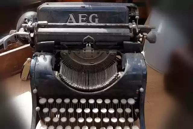 Free download typewriter portable typewriter free picture to be edited with GIMP free online image editor