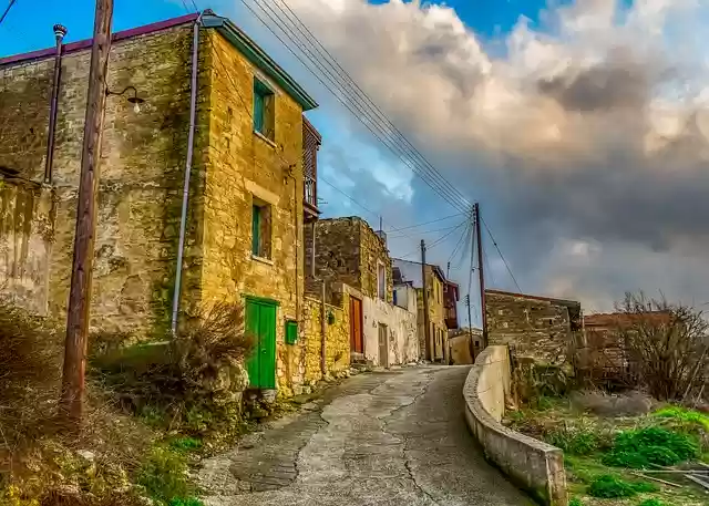 Unduh gratis templat foto Village Street Architecture gratis untuk diedit dengan editor gambar online GIMP