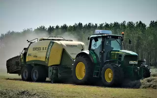 Free download wage operating landscape tractor free picture to be edited with GIMP free online image editor