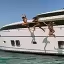 wallpaper girl yachting on the sea  screen for extension Chrome web store in OffiDocs Chromium