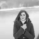 Warm girl  screen for extension Chrome web store in OffiDocs Chromium