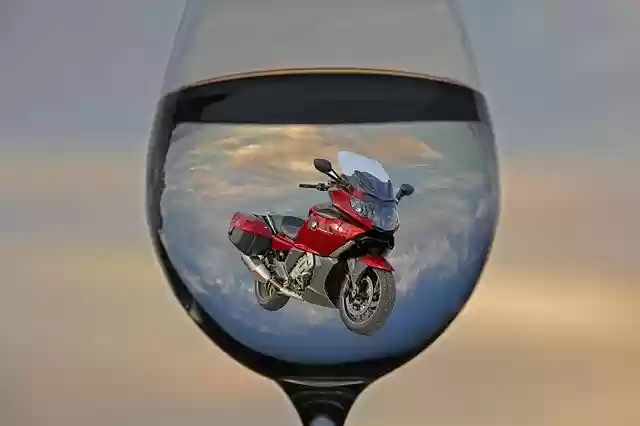 Kostenloser Download Wasserglasspiel Motorrad kostenlose Fotovorlage zum Bearbeiten mit GIMP Online-Bildbearbeitungssoftware