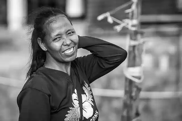 GIMP অনলাইন ইমেজ এডিটর দিয়ে সম্পাদিত নারী ইন্দোনেশিয়ান বিনামূল্যের ফটো টেমপ্লেট বিনামূল্যে ডাউনলোড করুন