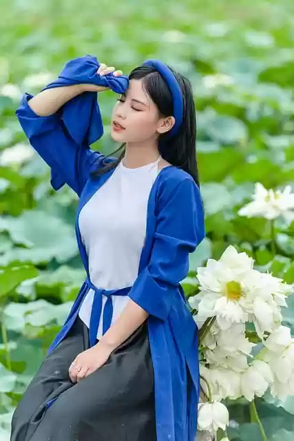 Free download woman model style traditional free picture to be edited with GIMP free online image editor