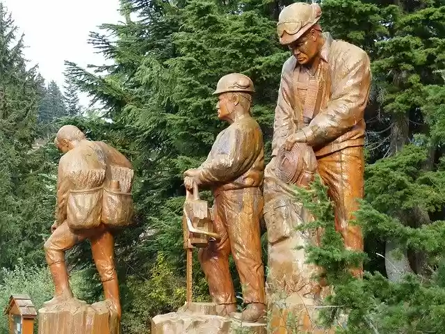 Free download Wooden Sculpture Carving -  free photo or picture to be edited with GIMP online image editor