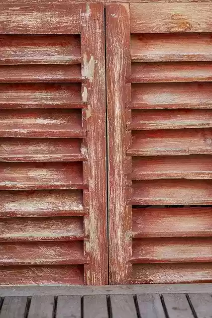 Muat turun percuma Wood Window Closed - foto atau gambar percuma percuma untuk diedit dengan editor imej dalam talian GIMP